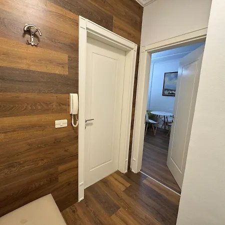 Central Apartment Tirana Διαμέρισμα *